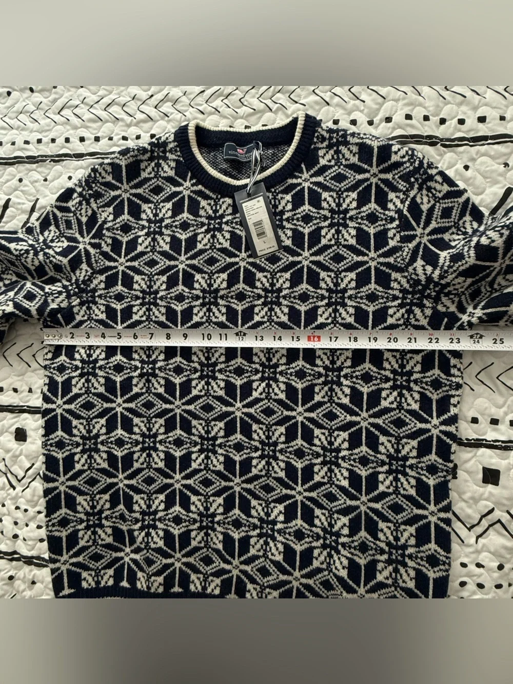 Vineyard Vines bold geometric
